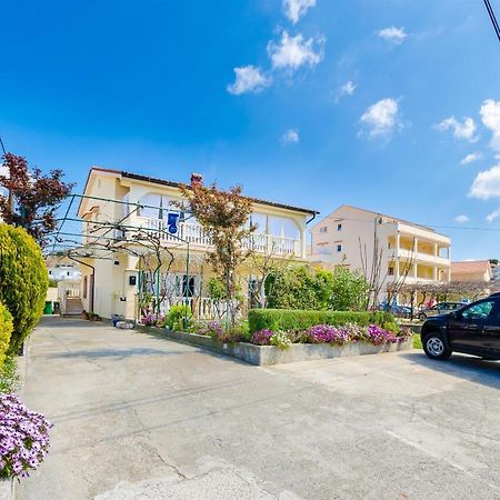 Apartments Mijatovic Lopar Esterno foto