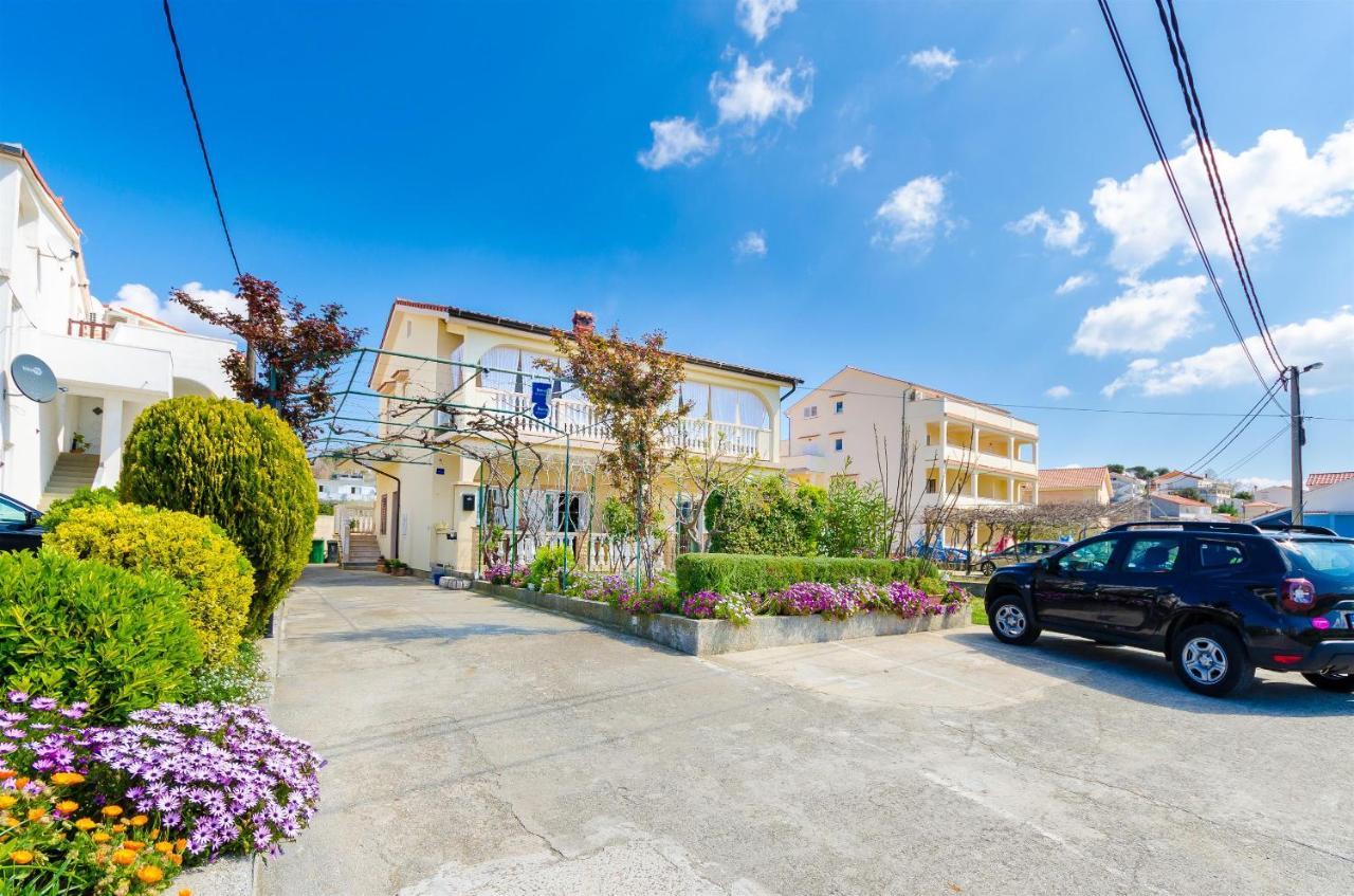 Apartments Mijatovic Lopar Esterno foto